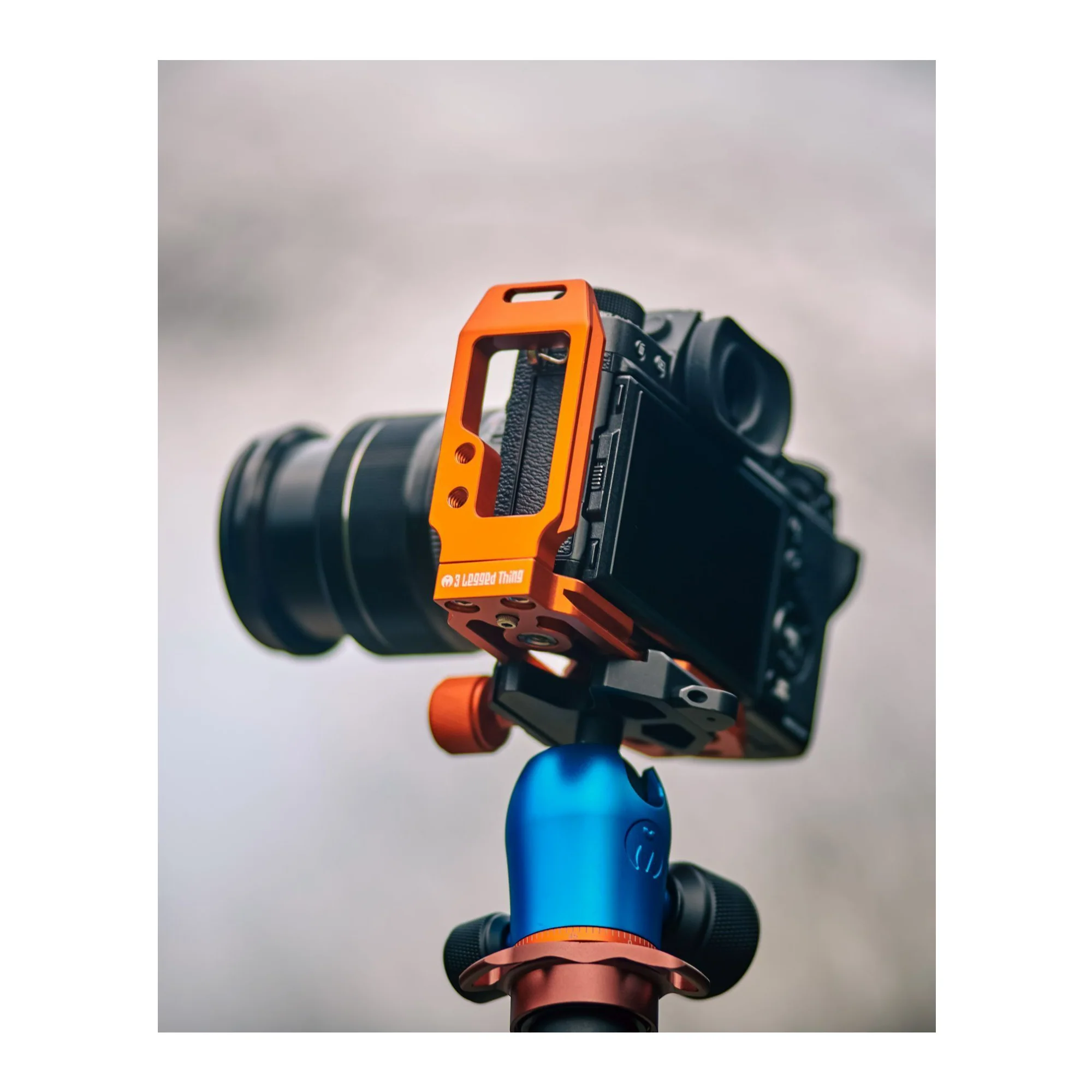 3 Legged Thing Punks Billy 2.0 Carbon Fiber Travel-Friendly Tripod Kit (Black) - Image 9