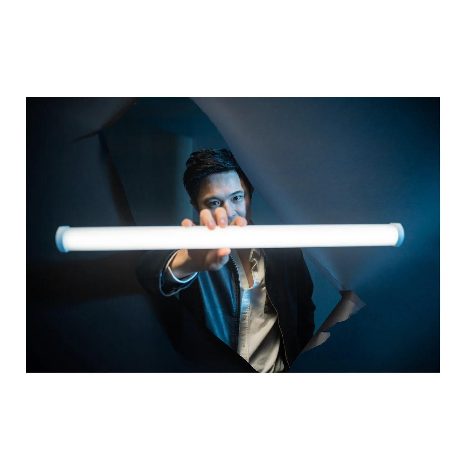 Amaran RGBWW Color PT4c LED 4-Feet Pixel Tube with 16 Independently Controllable Pixels(LED Engines) - Image 20