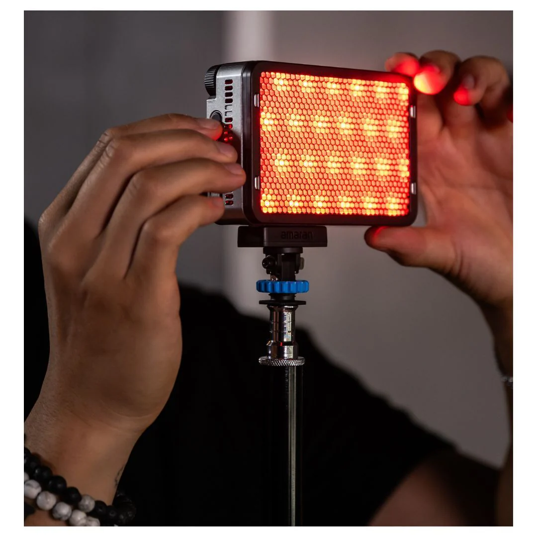 amaran Ace 25x Travel Ready Compact LED Light Creator Kit with Long-Lasting Battery (Silver) - Image 6