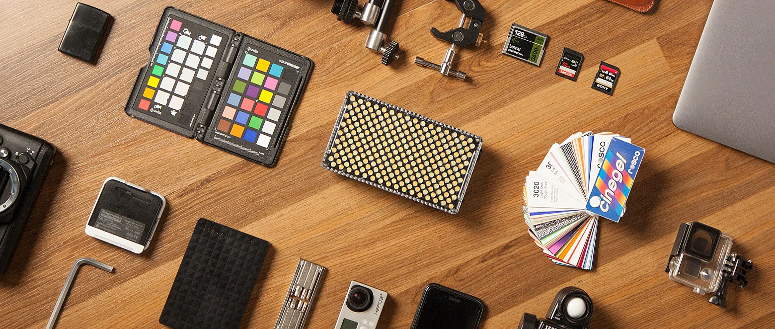 Aputure Amaran AL-F7 On-Camera Variable Color LED Light (3200 to 9500K) - Image 17