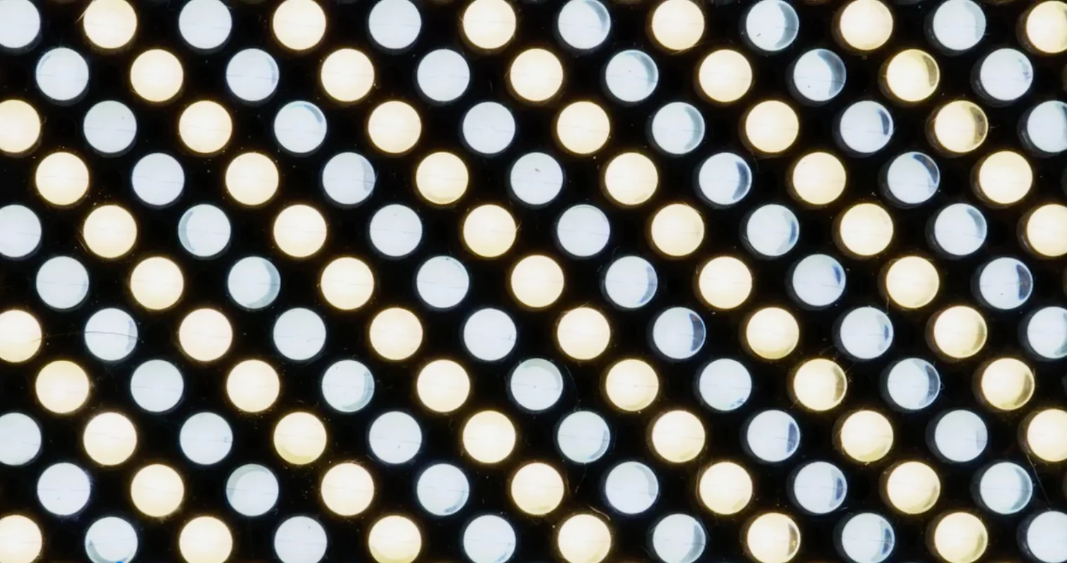 Aputure Amaran AL-F7 On-Camera Variable Color LED Light (3200 to 9500K) - Image 34