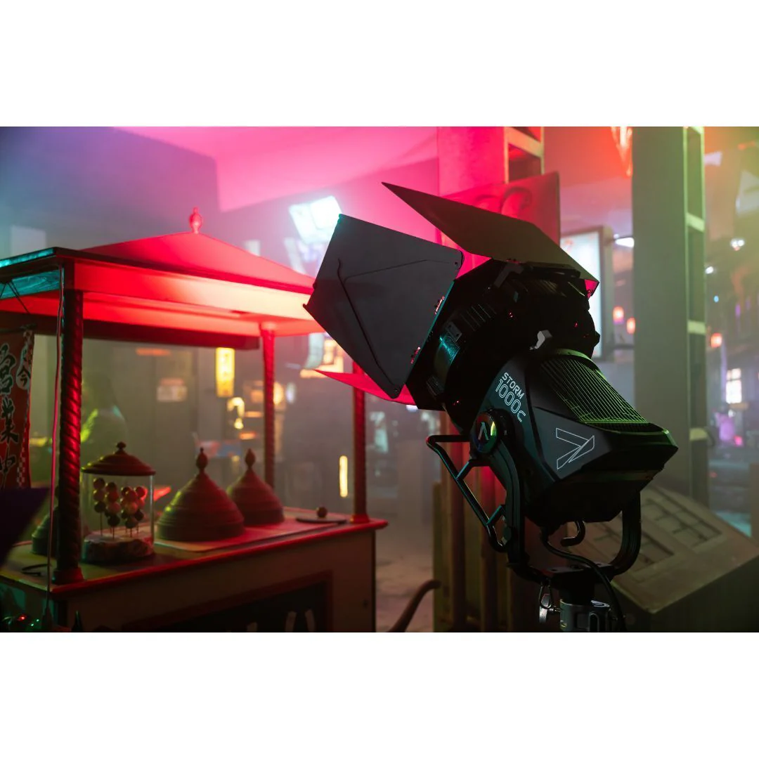 Aputure Storm 1000c Point-Source Fixture with Wide Hyper Reflector and BLAIR-CG LED Chipset (Black) - Image 7
