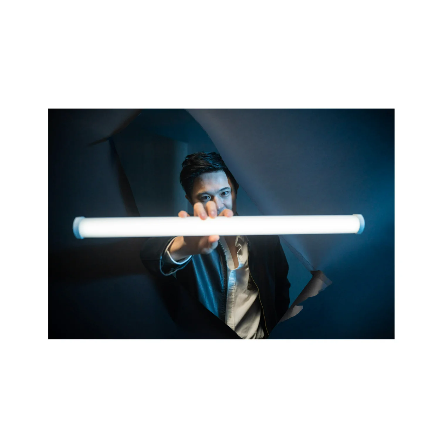 Amaran RGBWW Color PT4c LED 4-Feet Pixel Tube with 16 Independently Controllable Pixels(2-Pack) - Image 15