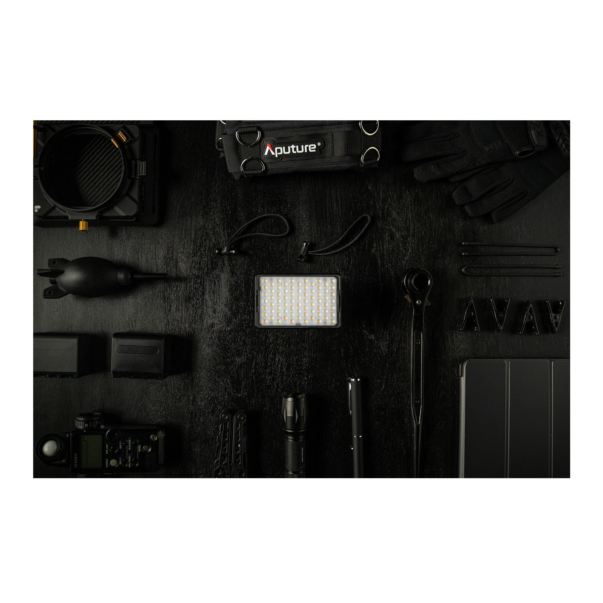 Aputure MC Pro 5W RGBWW Mini LED Panel Light - Image 13