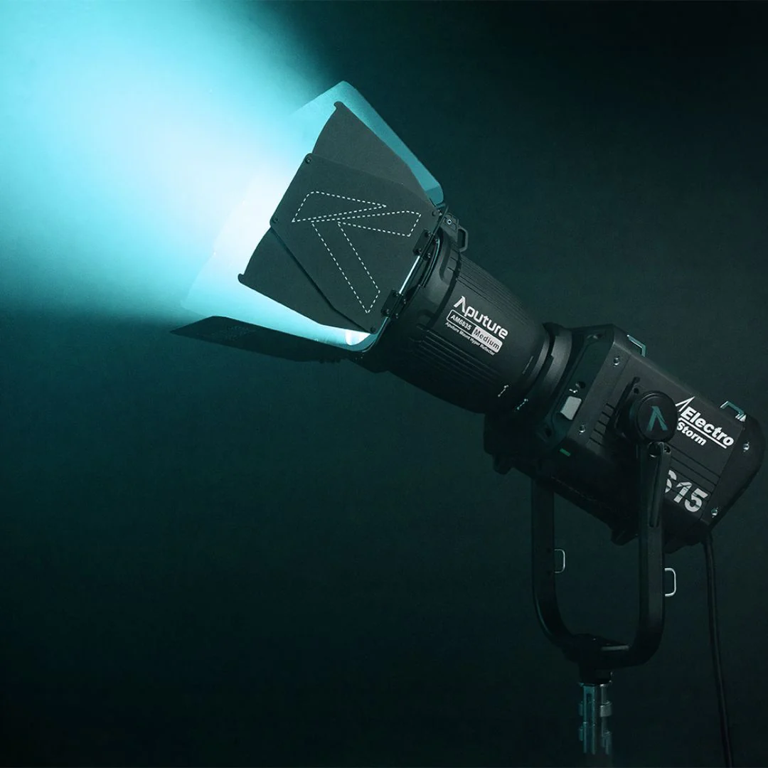 Aputure Electro Storm CS15 1500W Tunable Full-Color Point Source Lamp with AC Power Cable (Black) - Image 9