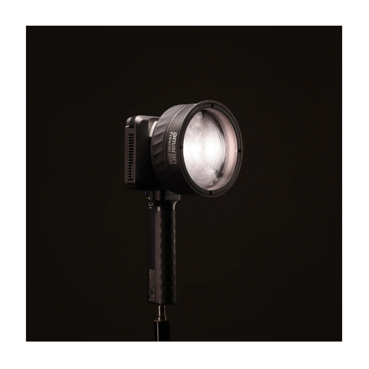Amaran Ray 60c Full-Color RGB LED Video Light Bundle with Bowens Mount Softbox - Image 8