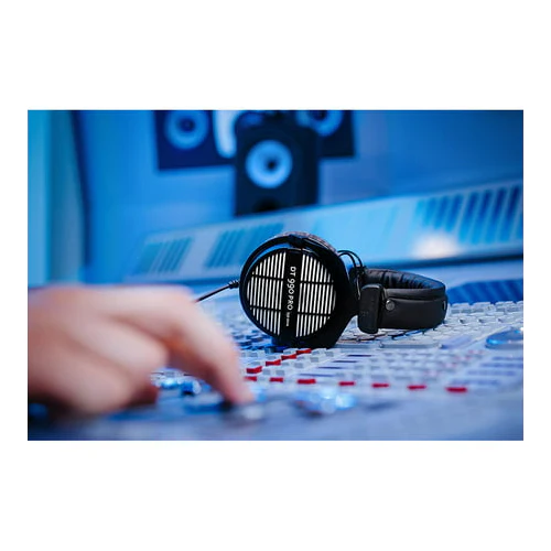 Beyerdynamic DT-990 Pro Acoustically Open Headphones (250 Ohms) - Image 11