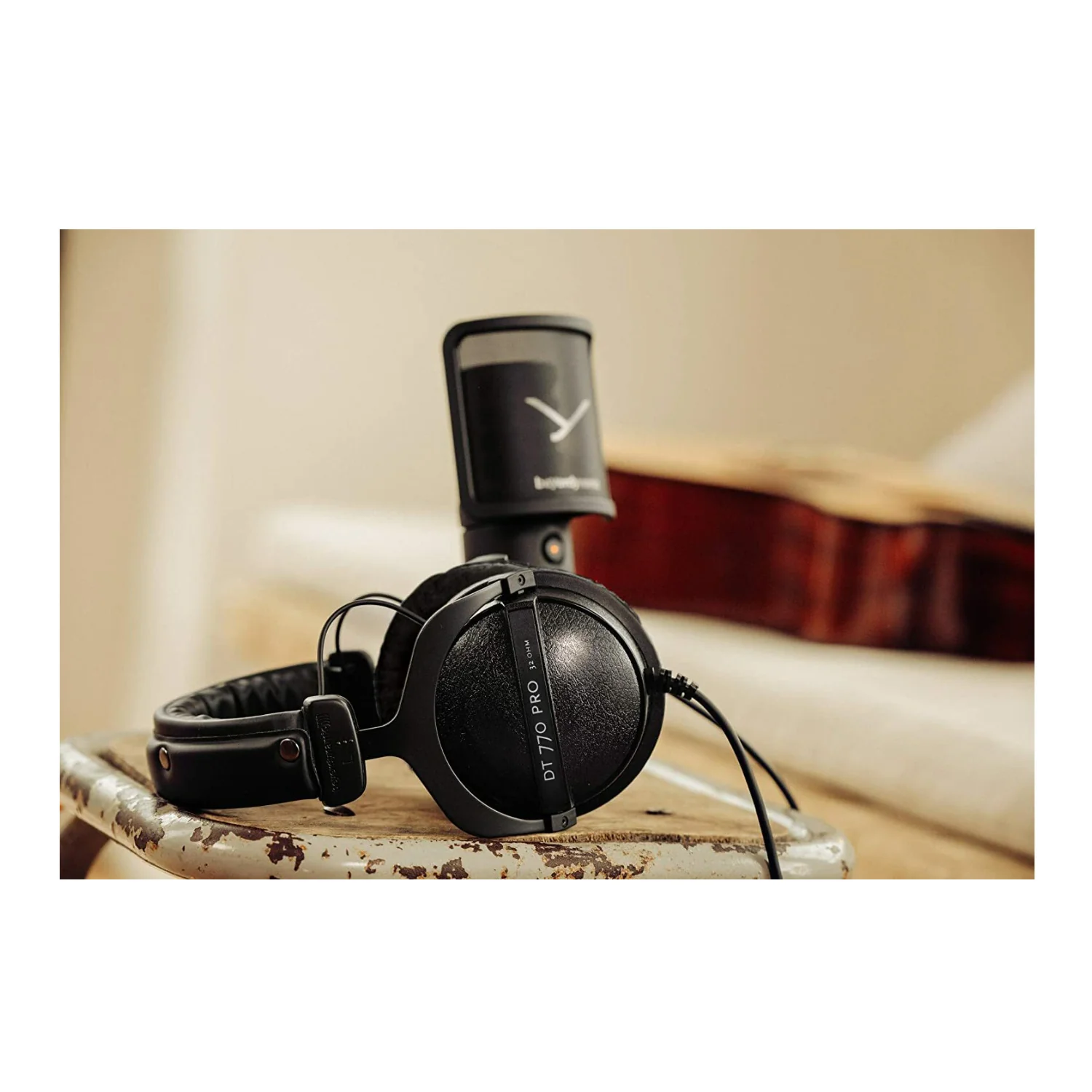 Beyerdynamic DT 770 PRO Over-Ear Headphones (32 Ohm) - Image 4