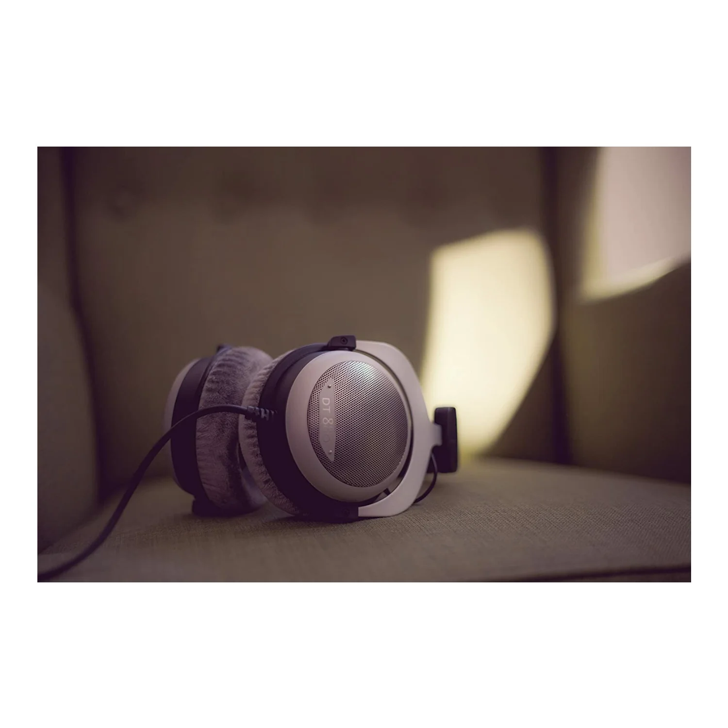 Beyerdynamic DT 880 Premium Edition Over-Ear Stereo Headphones (250 Ohm) with Stereo Amp Bundle - Image 9