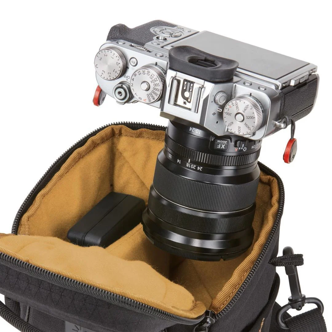 Case Logic Viso DSLR and Mirrorless Camera Shoulder Bag with Molded Water-Resistant EVA Base (Black) - Image 5