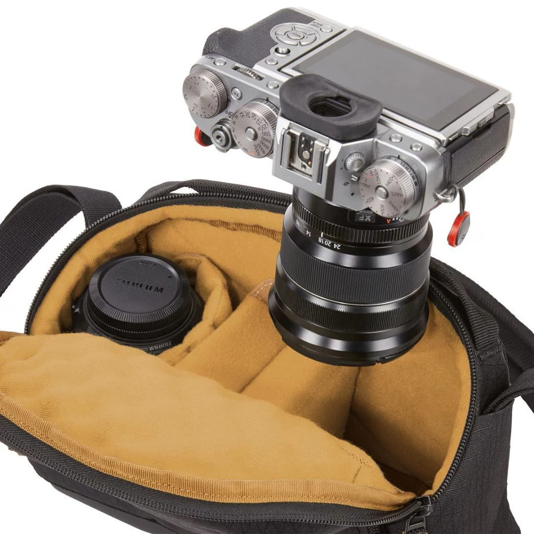 Case Logic Viso DSLR and Mirrorless Camera Sling Bag with Articulating Strap (Small, Black) - Image 7