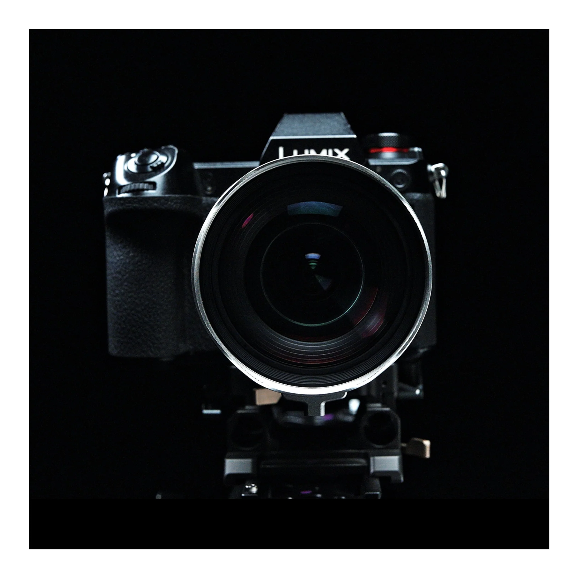 CHIOPT AURA 16mm T2.2 Cinema Lens (Leica L-Mount) Full-Frame with Cine Prime and Manual Focus - Image 9