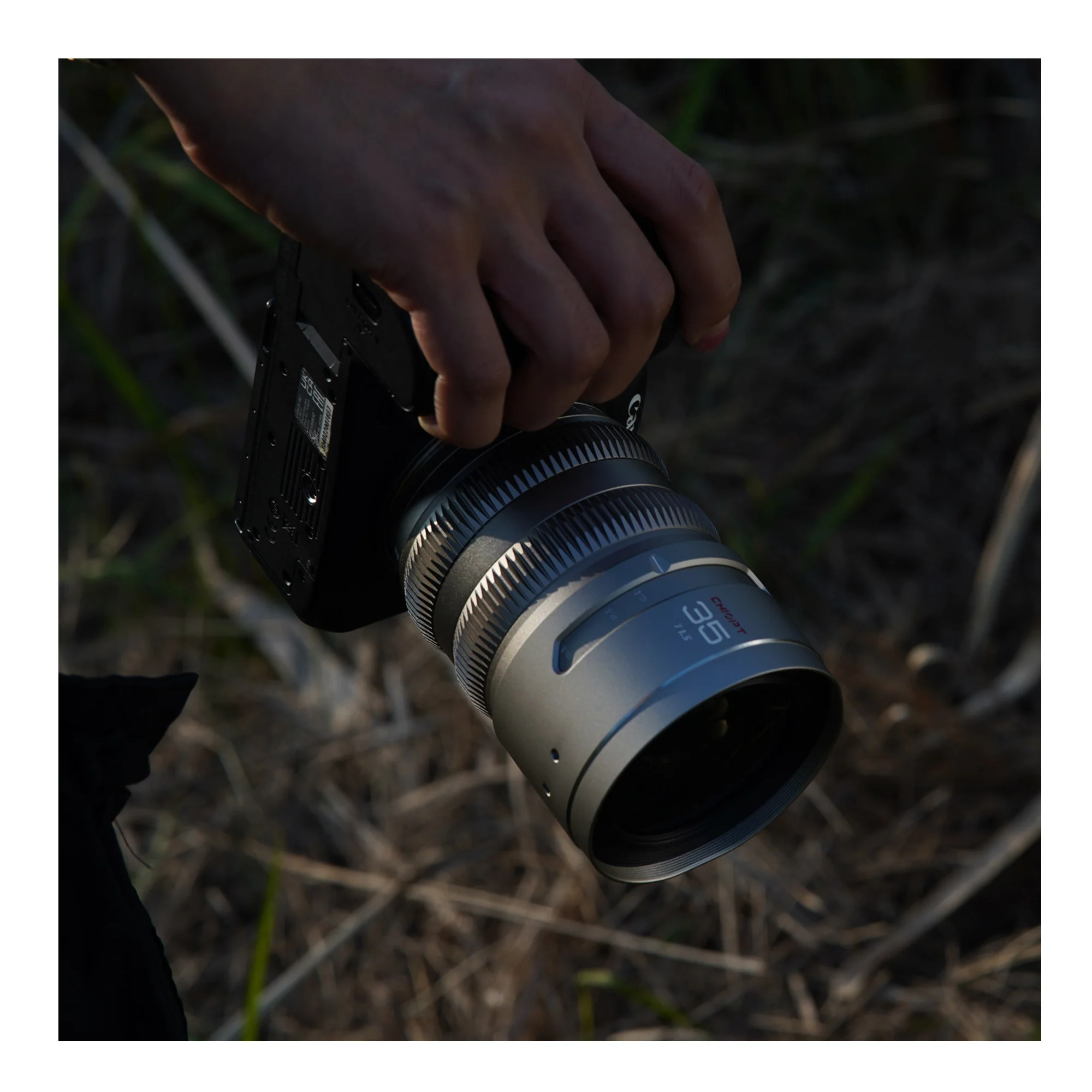CHIOPT AURA 35mm T1.5 Cinema Lens (Canon RF) Full-Frame with Superfast Aperture and Low Distortion - Image 9