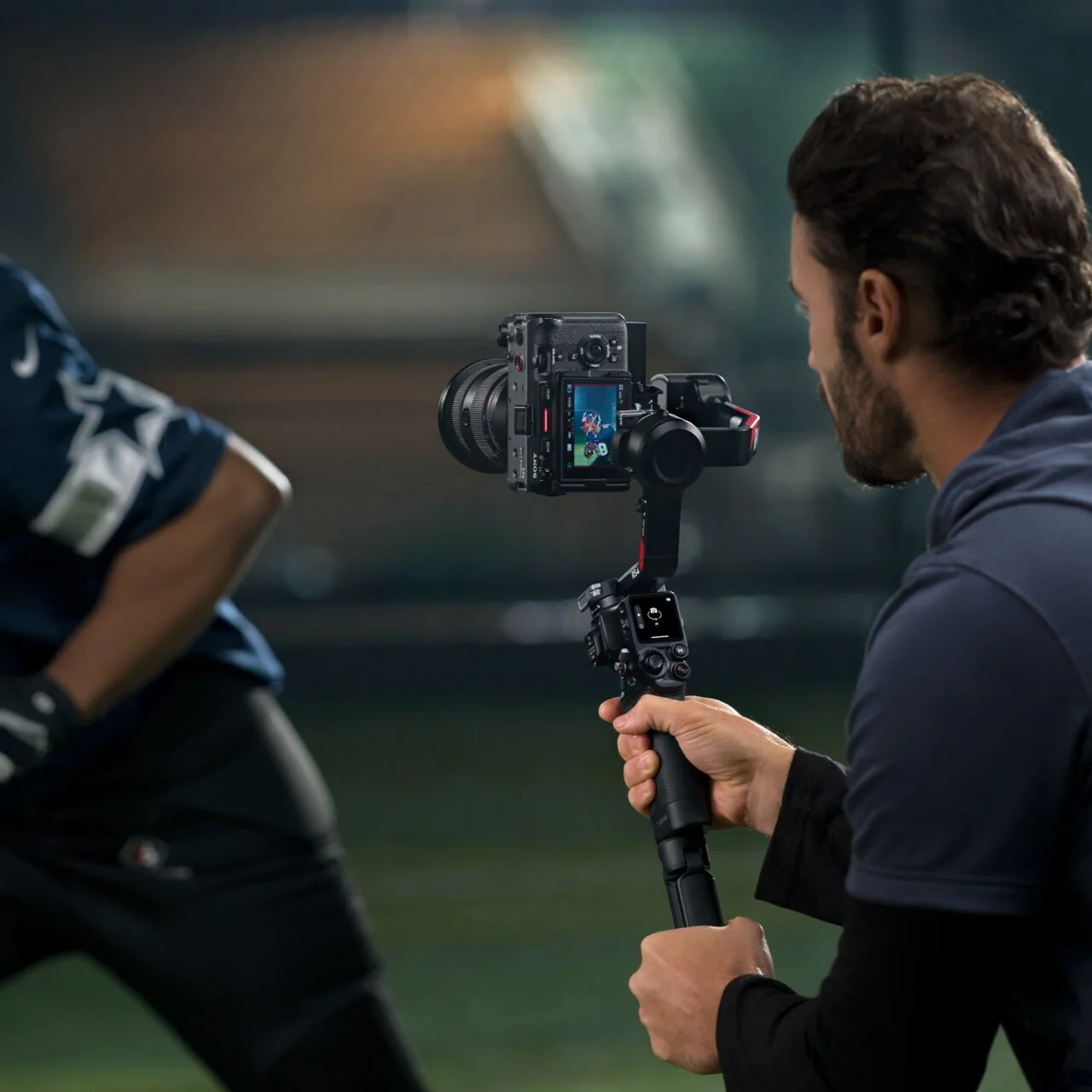 DJI RS 4 Gimbal Stabilizer with Joystick Mode Switch and 2nd Gen Native Vertical Shooting - Image 7