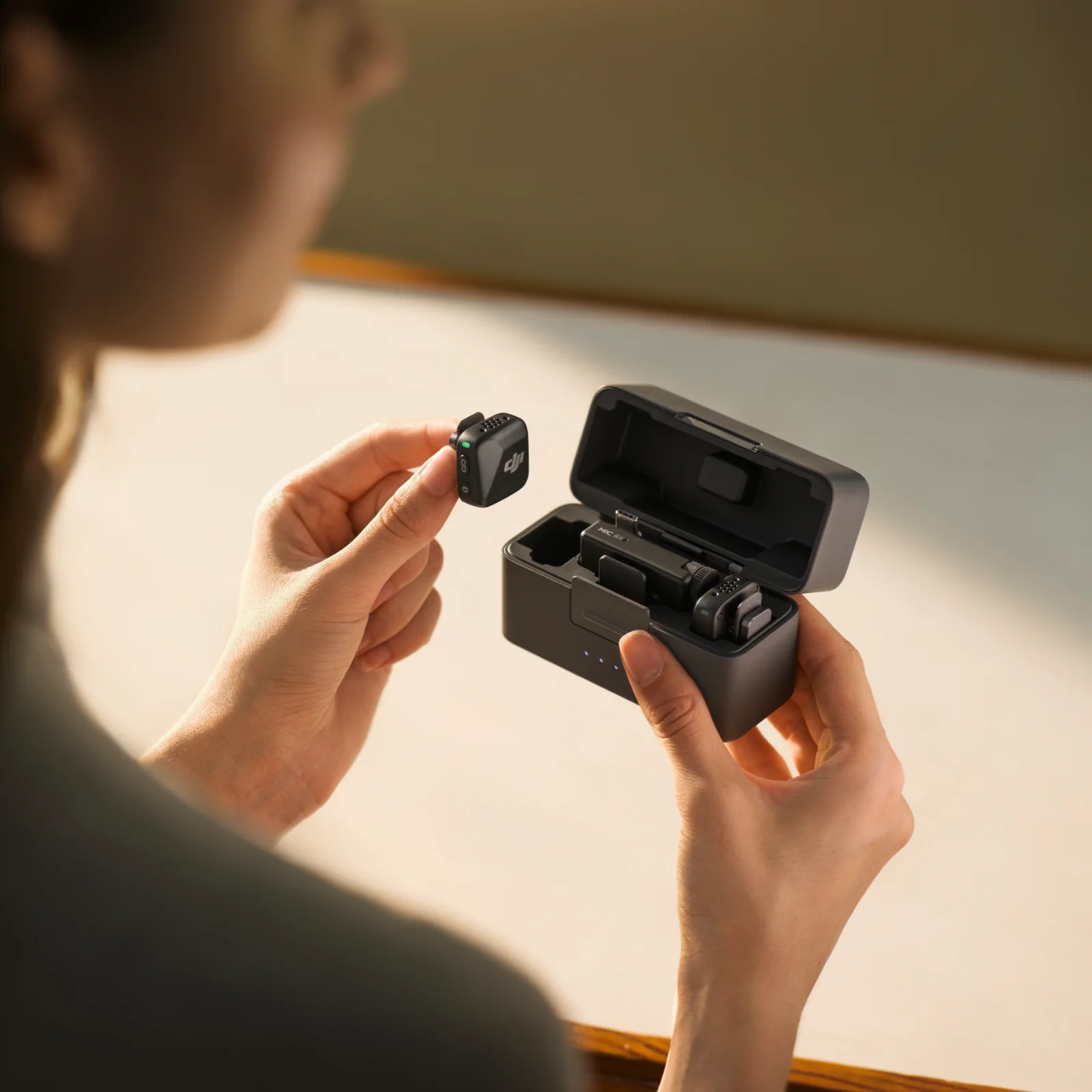 DJI Mic Mini (2 TX + 1 RX + Charging Case) with Wireless Mic Accessory Bundle - Image 7