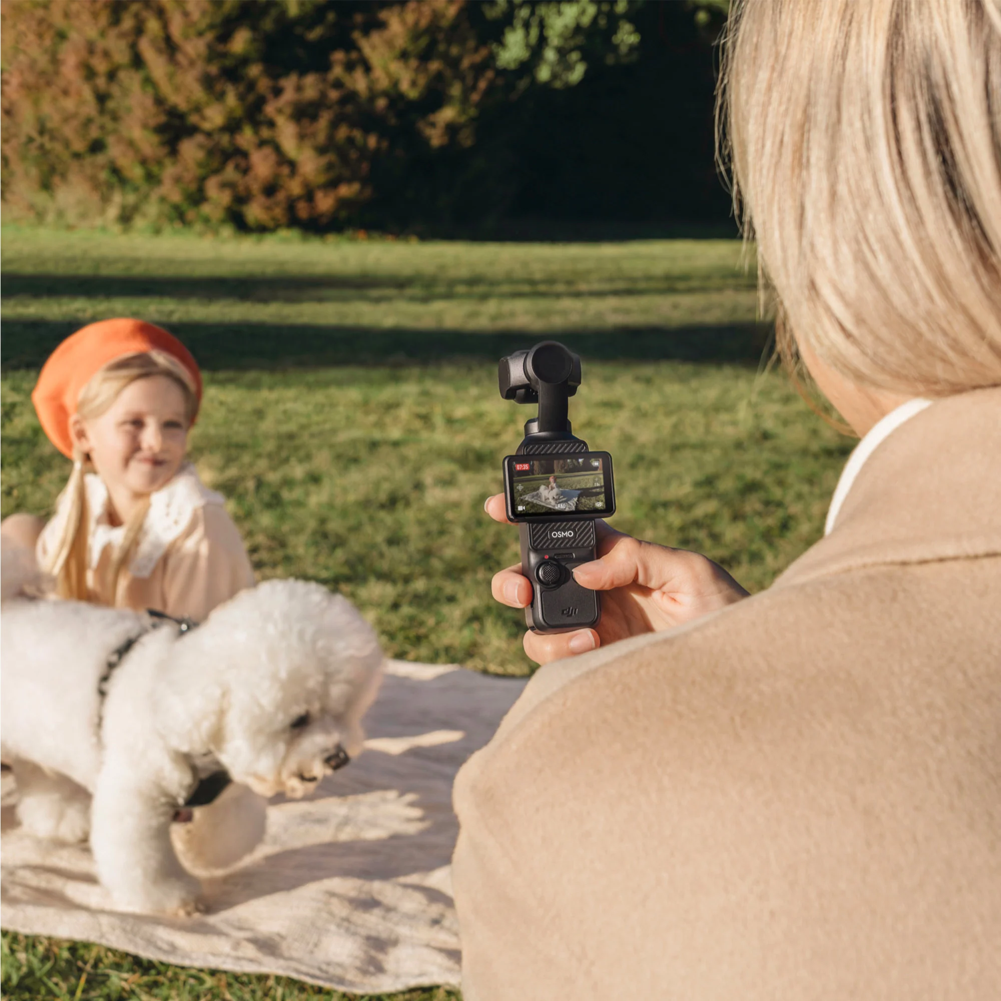 DJI Osmo Pocket 3 with 256GB MicroSD Card and Waterproof Hard Carry Case Bundle - Image 6