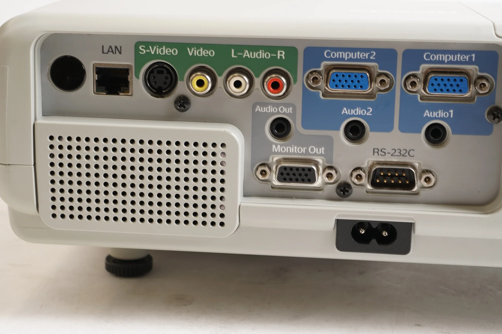 Epson PowerLite 410W 2000 Lumens Multimedia Wide Screen Projector (Renewed) (Used) - Image 4
