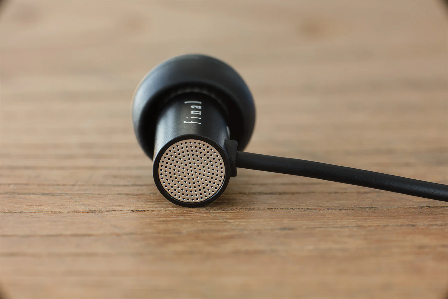 Final Audio Design E2000C High Resolution Earphones with Built-In Microphone - Image 5