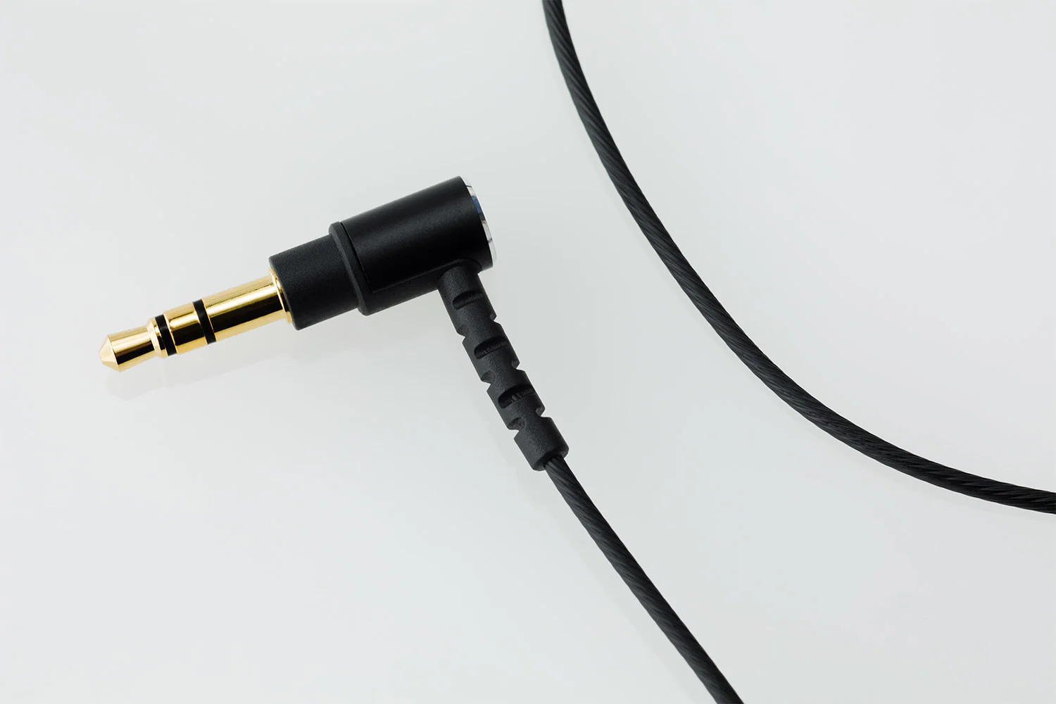 Final Audio Design F4100 High-Resolution Earphones (Black) - Image 4