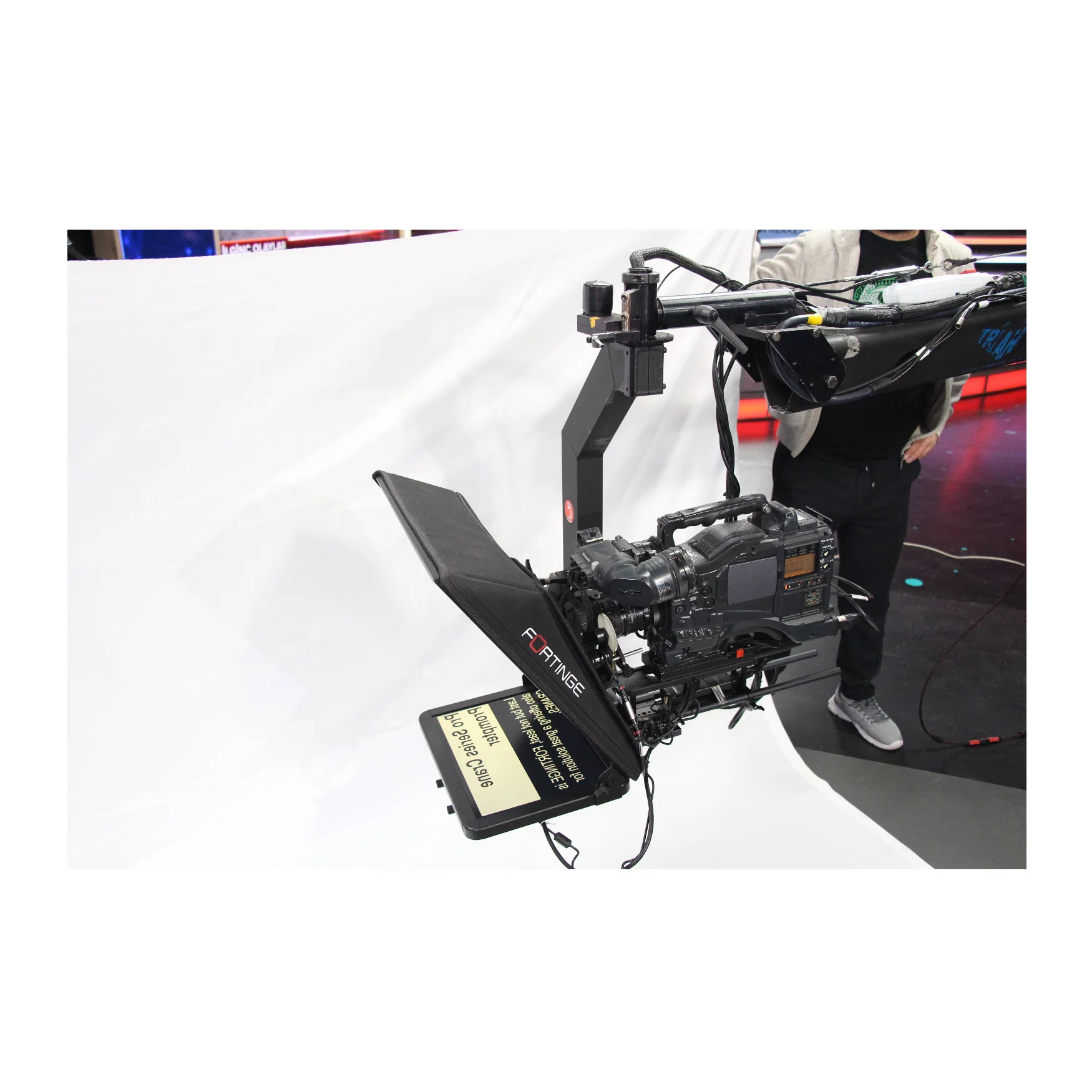 Fortinge PROXJ15-HB High-Brightness 15-Inch Crane Teleprompter - Image 4
