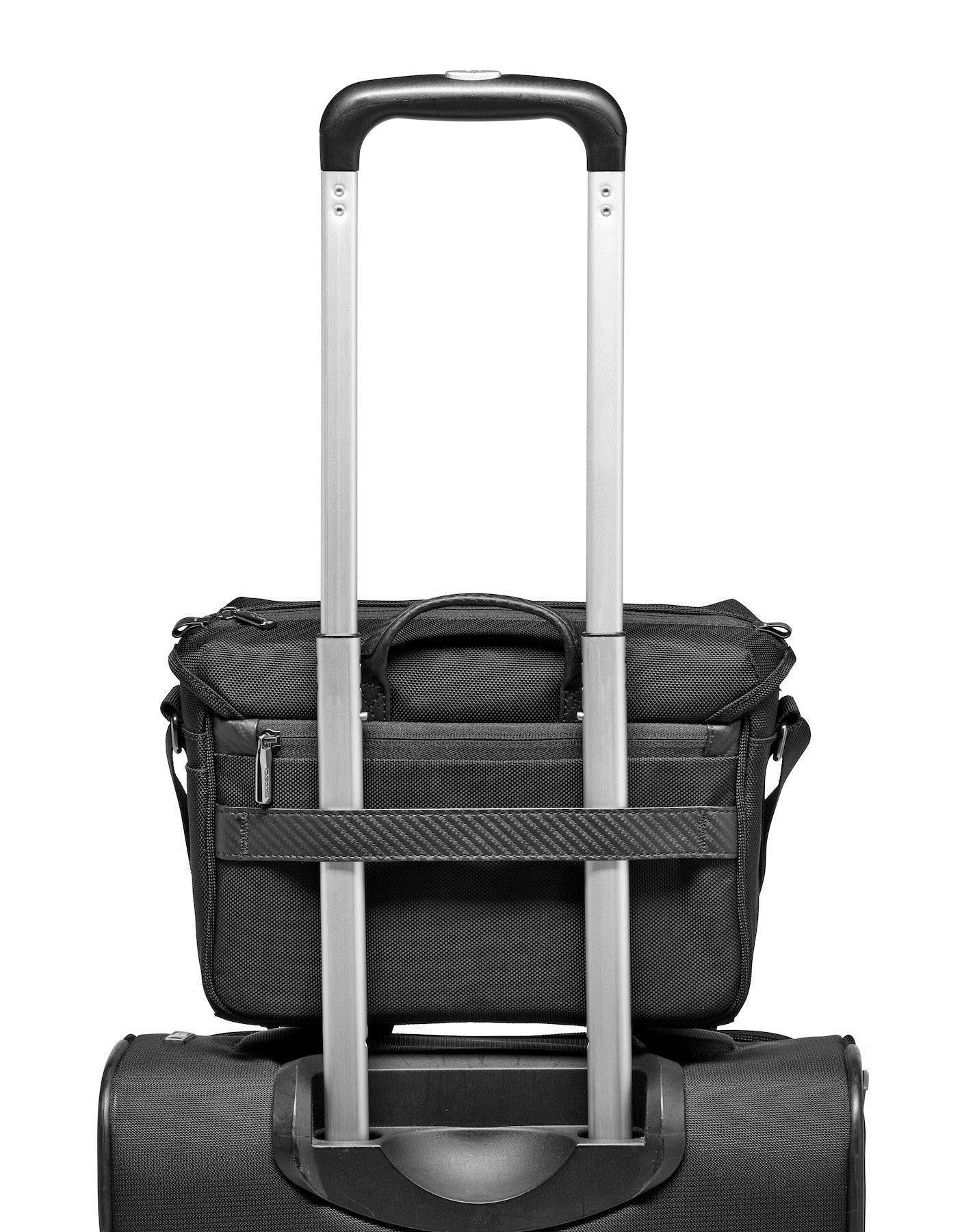 Gitzo Century Traveler Compact Camera Messenger Bag (Small) - Image 11