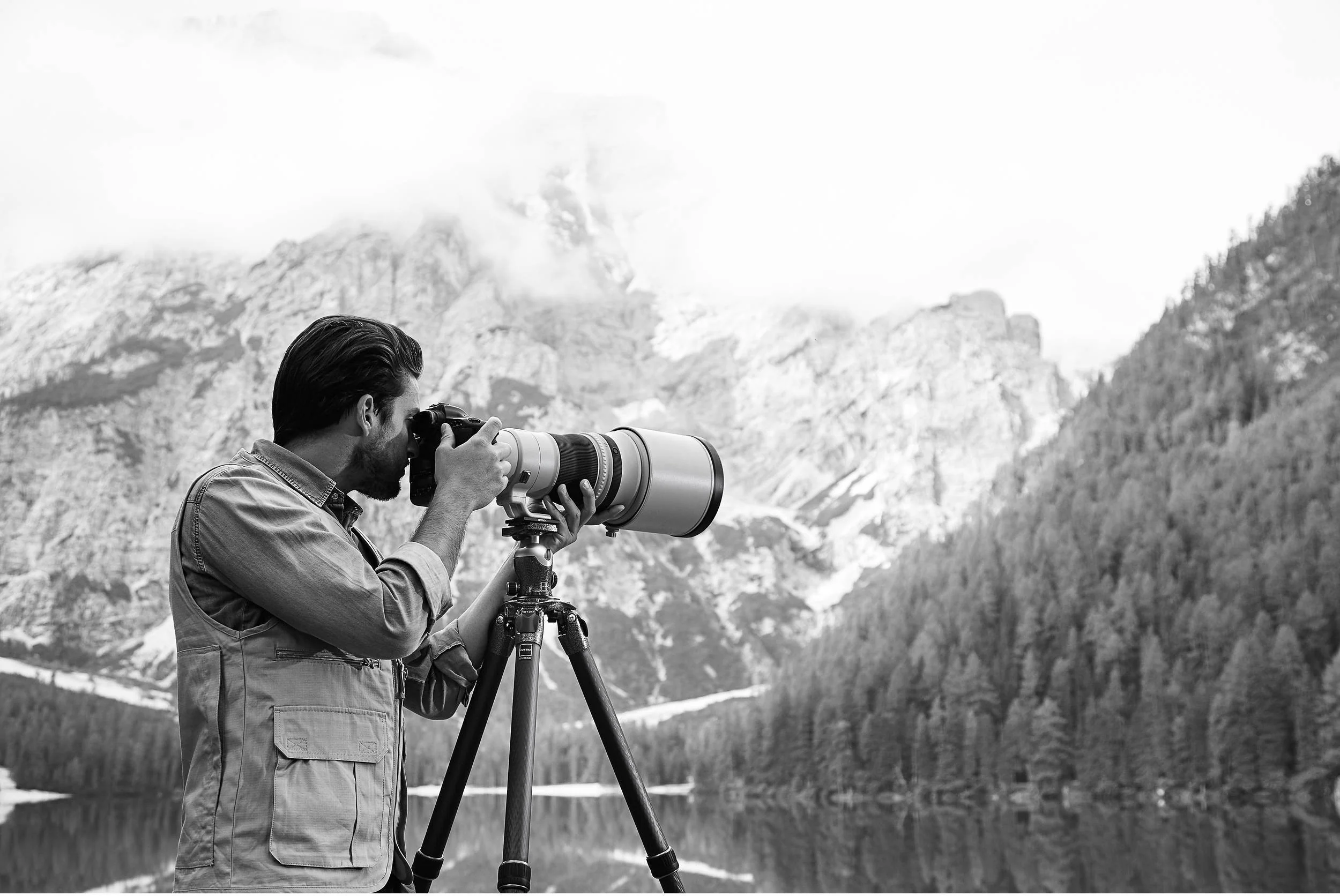 Gitzo Systematic Series 3 Carbon 4 Section XL Tripod - Image 7