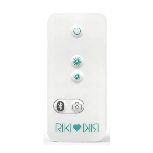 Glamcor RIKI LOVES RIKI RIKI TALL 20 x 28-Inch Vanity Mirror with Dual Voltage and Clip (White) - Image 2
