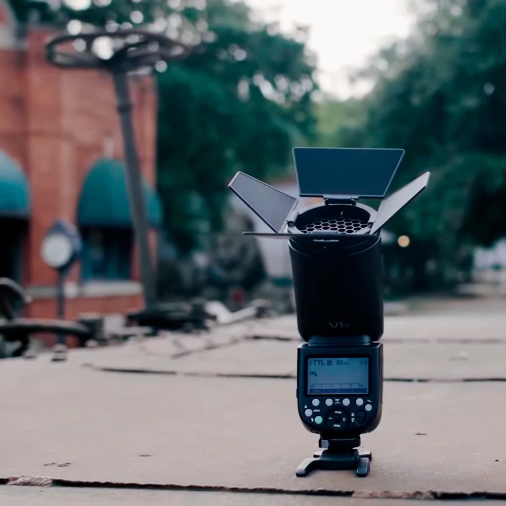 Godox V1 Flash for Sony Photographer with XProC TTL Wireless Flash Trigger, and Accessory Kit - Image 6