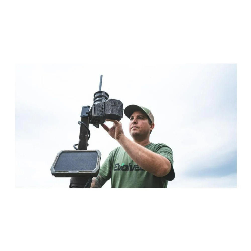 Wildgame Innovations 3000mAh SOLPAK Solar Battery Pack with LED Battery Indicator - Image 4