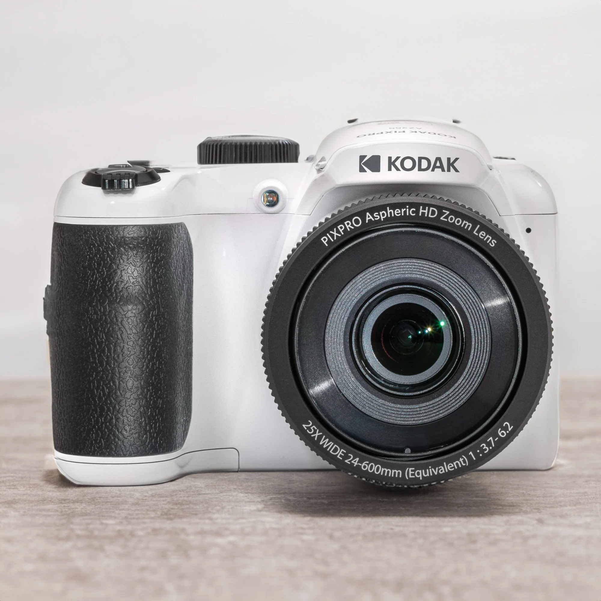 Kodak PIXPRO AZ255 Astro Zoom 16MP Digital Camera (White) with 32GB SD Card Bundle - Image 9