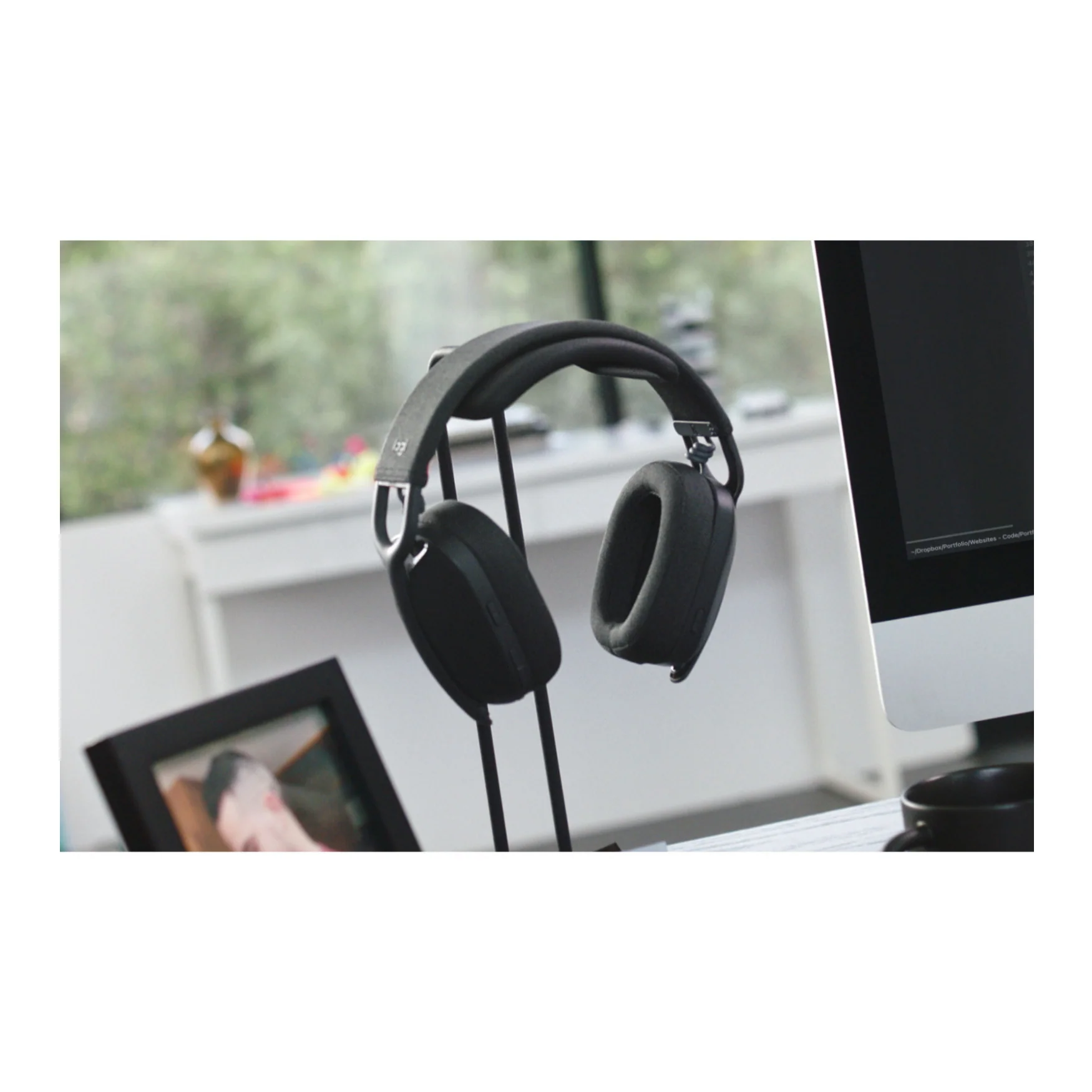 Logitech Zone Vibe 100 Lightweight Noise Canceling Headphones (Graphite) - Image 8