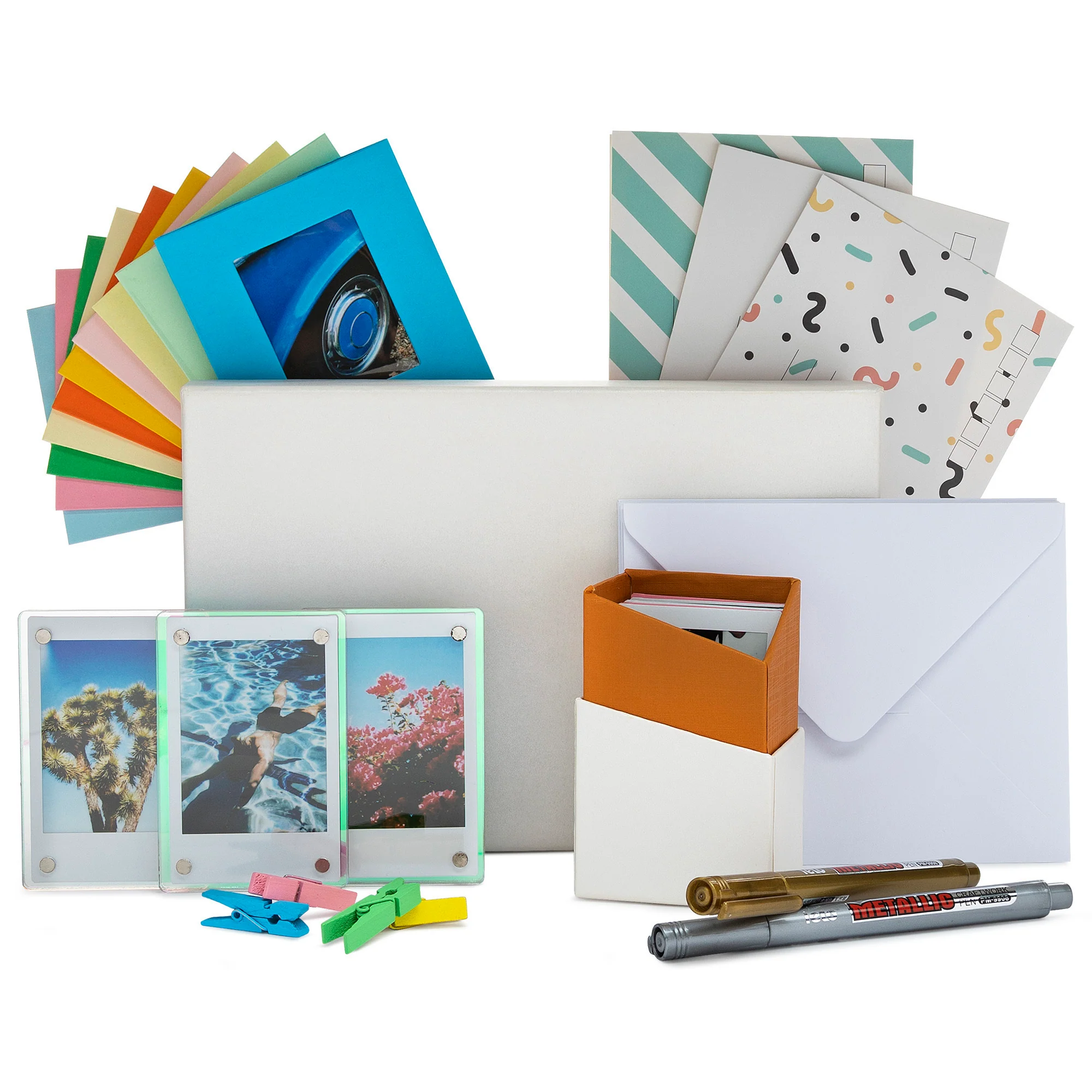 Lomography Lomo'Instant Camera with 3 Lenses Bundle with Film Pack and Photobox Bundle - Image 4
