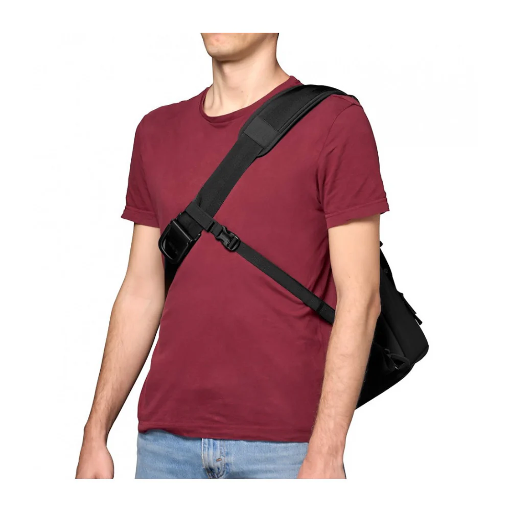 Manfrotto Advanced Messenger Camera Bag M III (Black) - Image 13