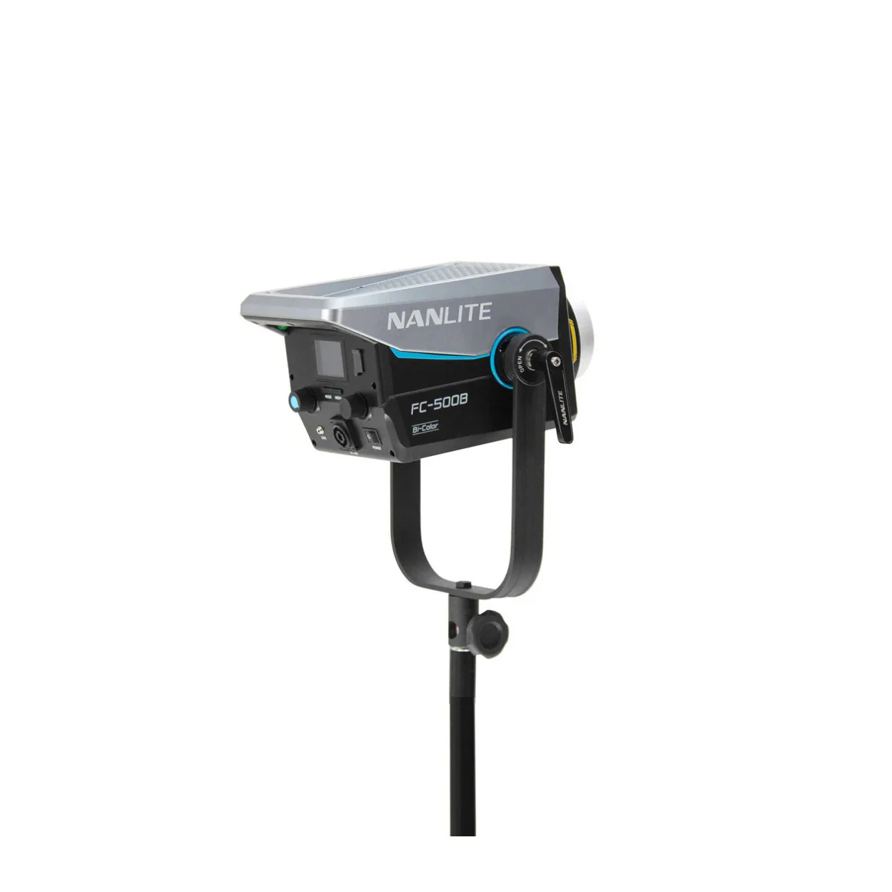 Nanlite FC-500B Bi-Color LED Spotlight 2-Light Kit with Softboxes & Rolling Case - Image 4