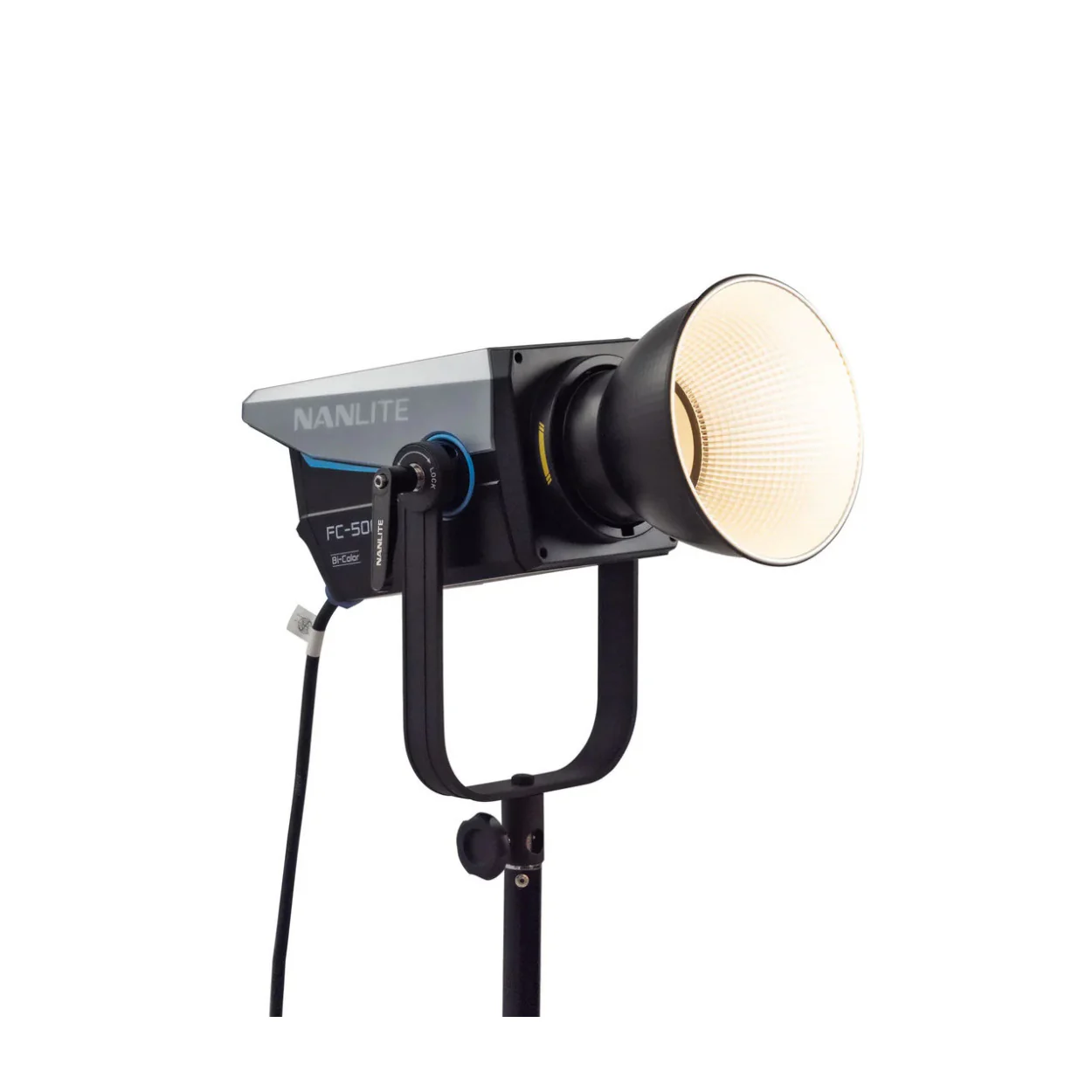 Nanlite FC-500B Bi-Color LED Spotlight 2-Light Kit with Softboxes & Rolling Case - Image 6