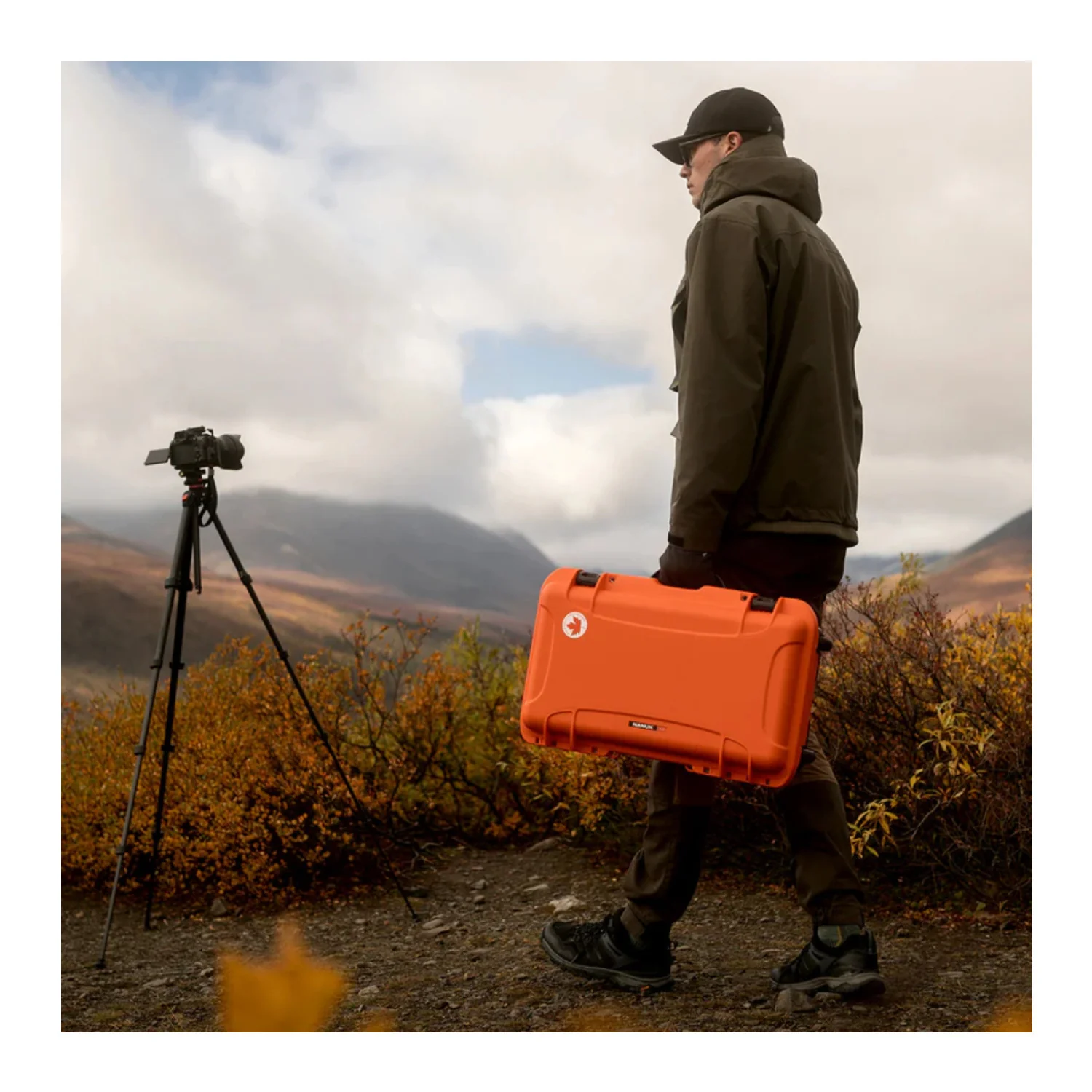 Nanuk 935 Wheeled Hard Case with Padded Divider and Lid Organizer (Orange) - Image 4