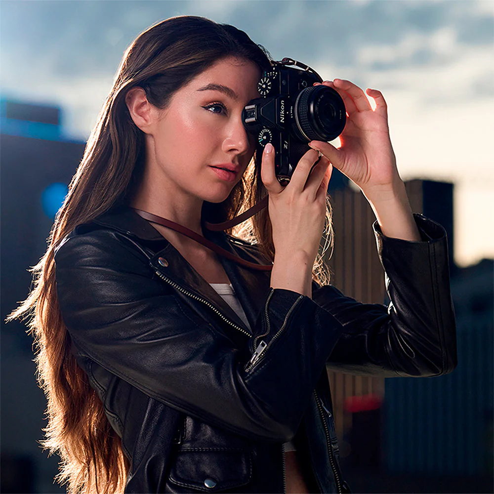 Nikon Z f Mirrorless Camera with 40mm f/2 (SE) Lens - Image 8