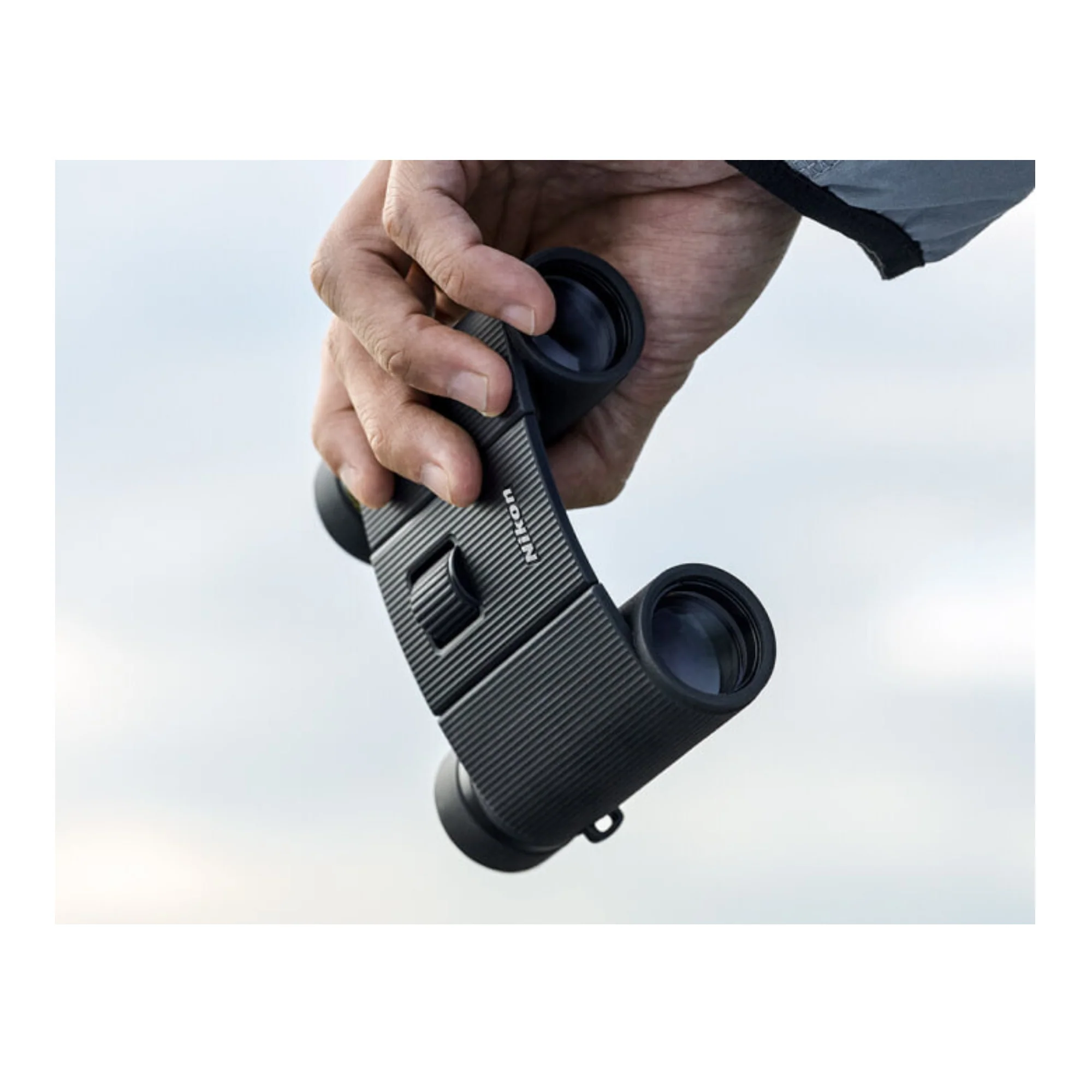 Nikon Trailblazer II 8x25 Compact Binoculars (Black) with Accessories Bundle - Image 7
