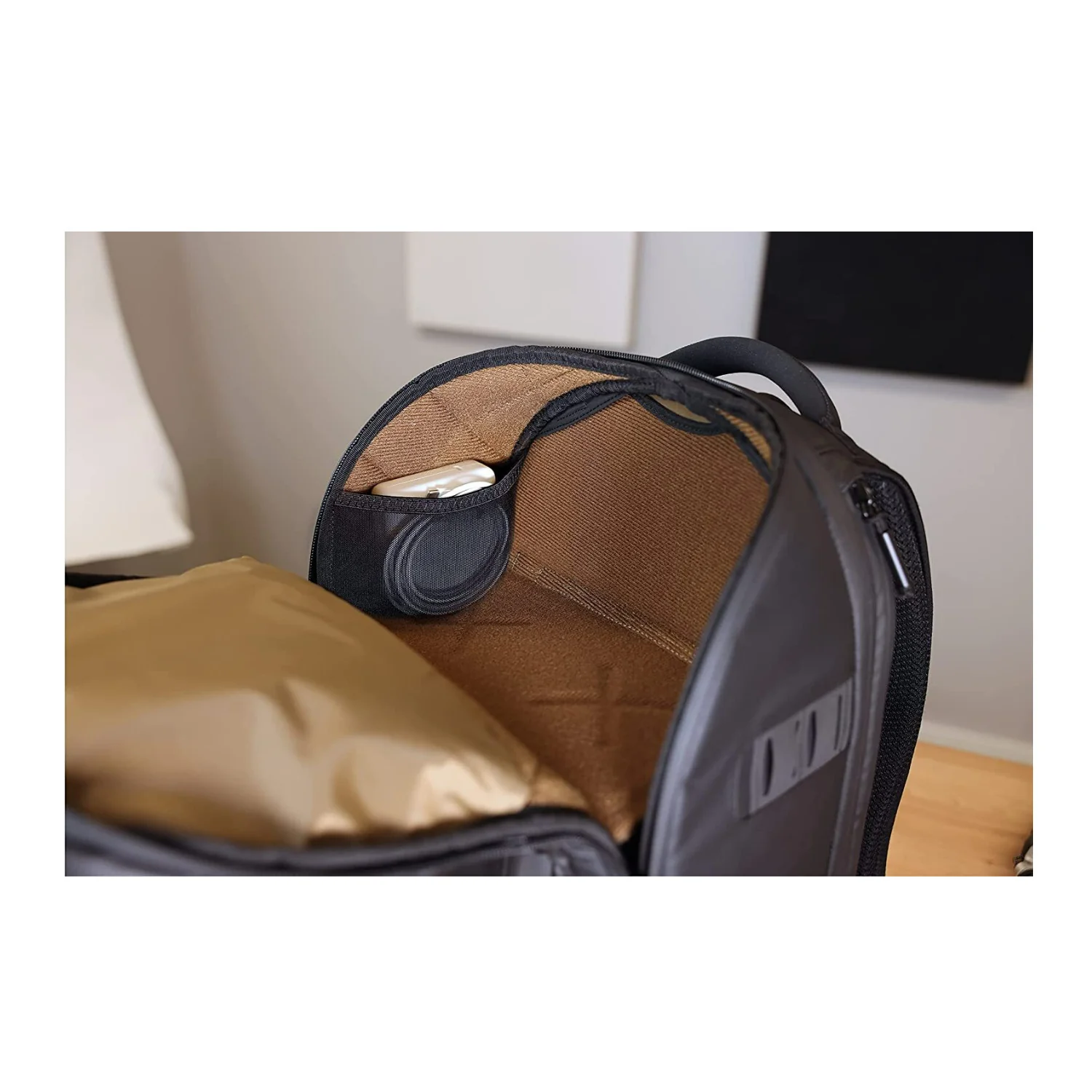 Nomatic McKinnon 25L Camera Backpack with Ladder and Divider - Image 6