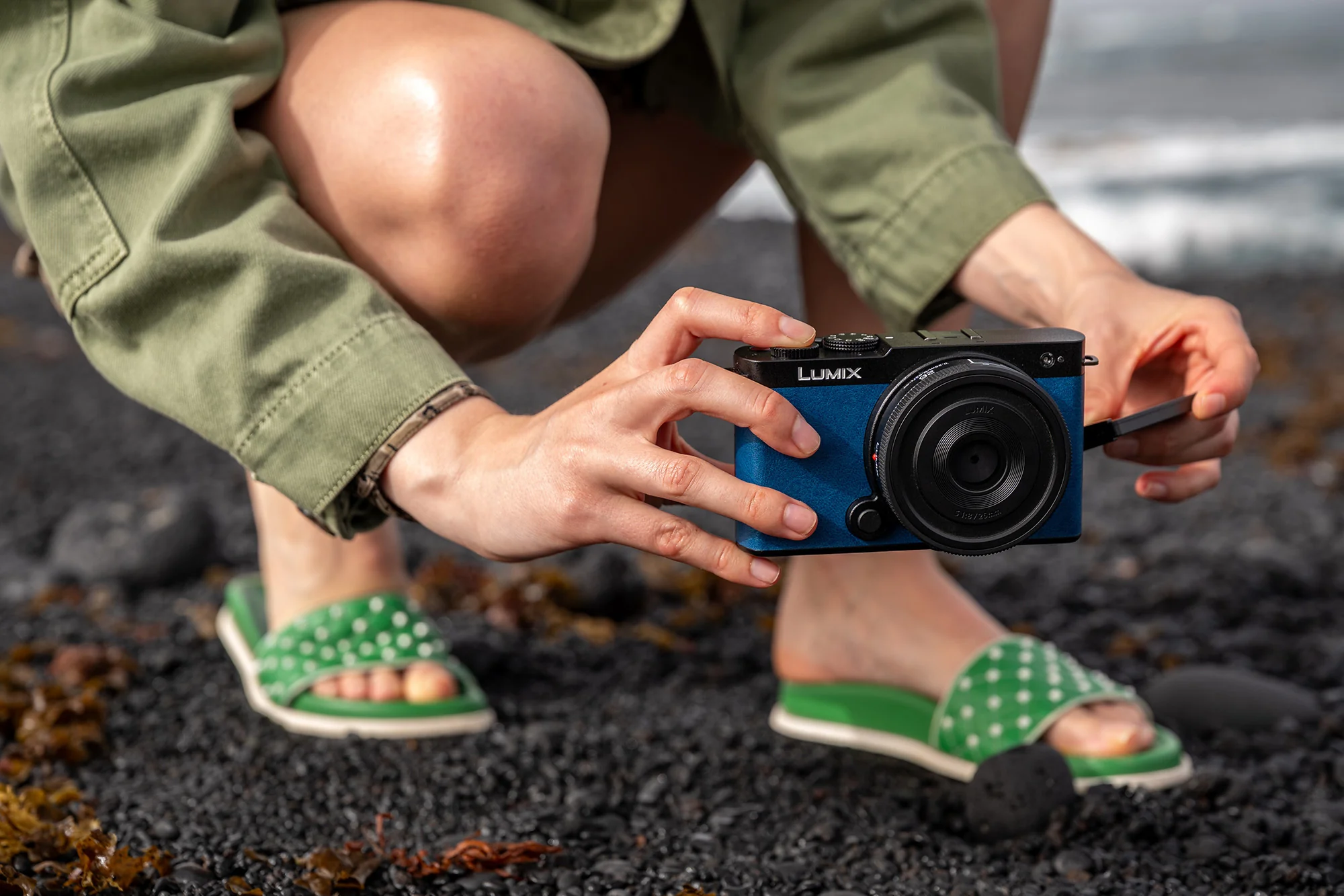 Panasonic Lumix S9 Full-Frame Mirrorless Camera with 20-60mm F3.5-5.6 Lens (Blue) - Image 5