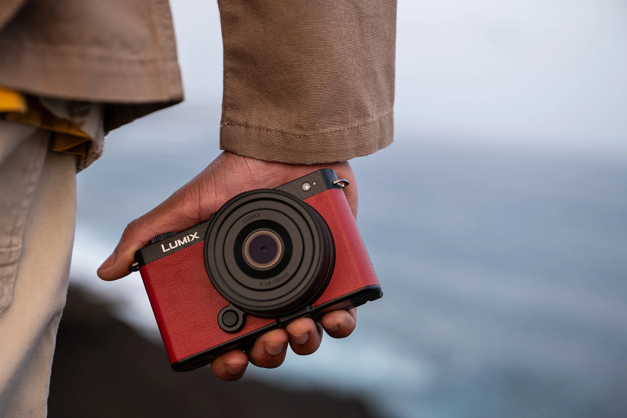 Panasonic Lumix S9 Full-Frame Mirrorless Camera with 20-60mm F3.5-5.6 Lens (Red) - Image 7