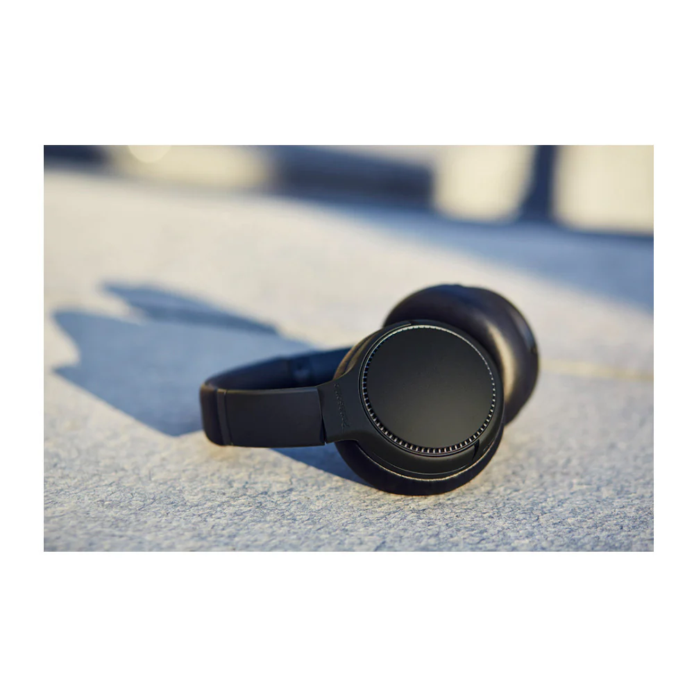 Panasonic RB-M500B Wireless Over-Ear Headphones (Black) - Image 2