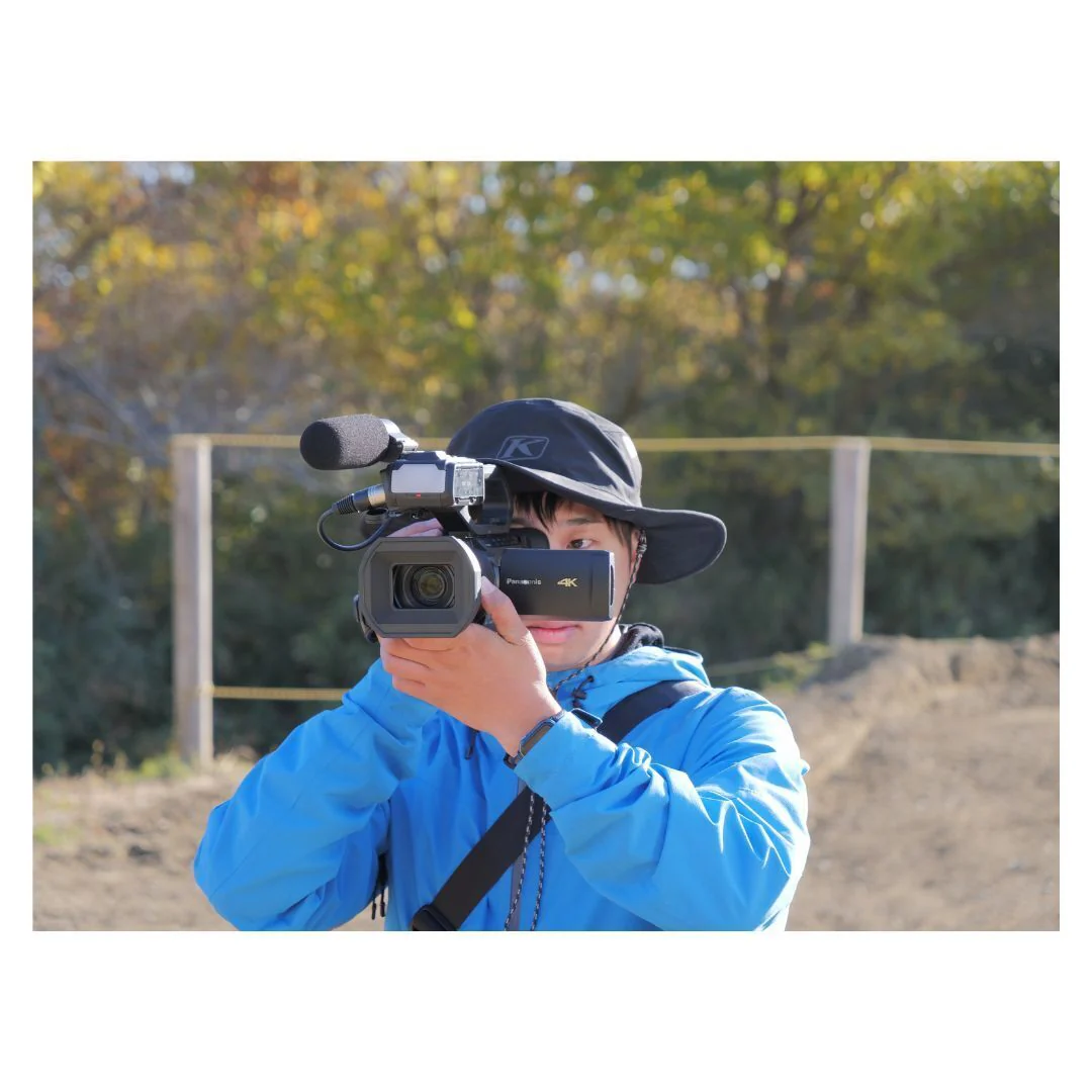 Panasonic X2100 4K 60p Portable Director's Camcorder with 24x Zoom Lens and HYBRID O.I.S. (Black) - Image 5