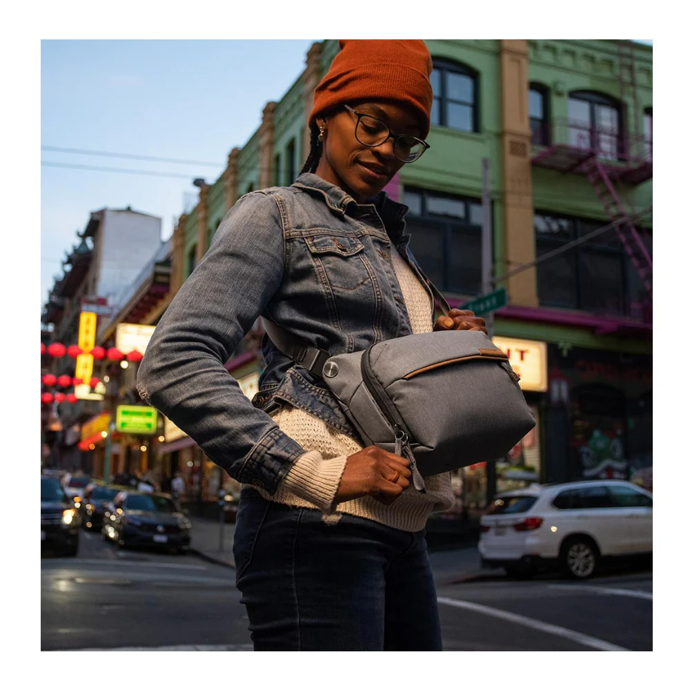 Peak Design 6L Everyday Sling v2 (Ash) - Image 5