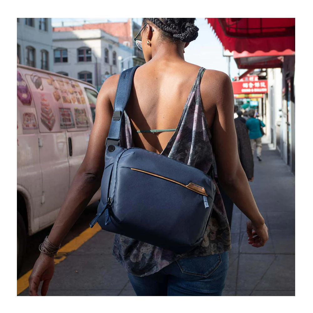 Peak Design 6L Everyday Sling v2 (Midnight) - Image 5