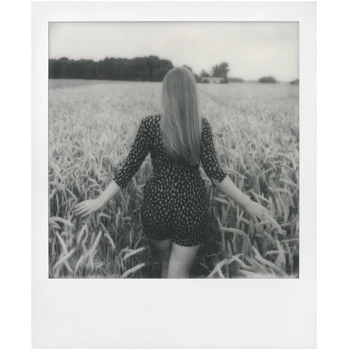 Polaroid Originals Classic B&W Instant Film for 600 Cameras (8 Exposures) - Image 3