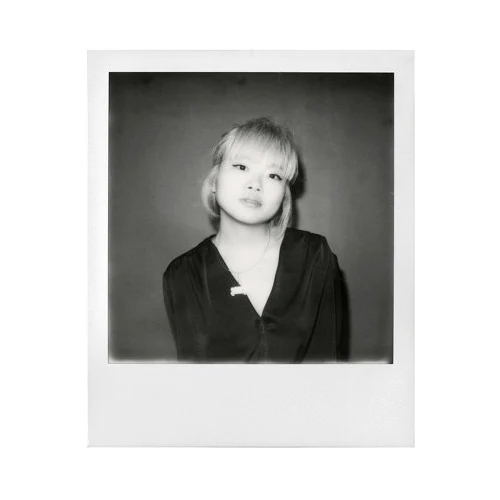 Polaroid B&W Film for i-Type Cameras (10-Pack) with PhotoBox and Keepsake Bundle - Image 7