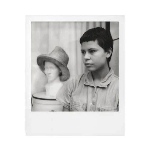 Polaroid B&W Film for i-Type Cameras (10-Pack) with PhotoBox and Keepsake Bundle - Image 8