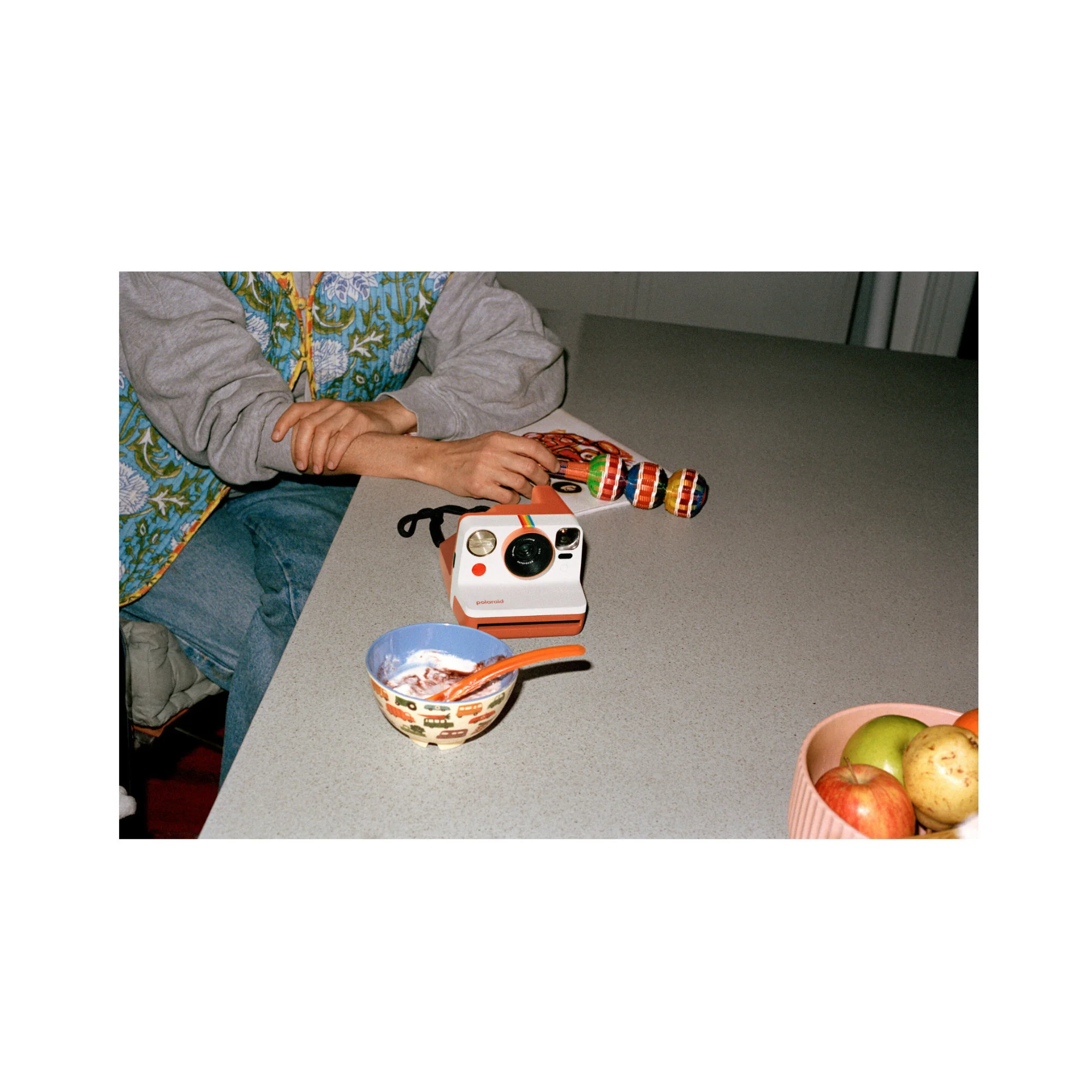 Polaroid Now Generation 3 Coral Analog Instant Camera with Color Film Bundle - Image 9