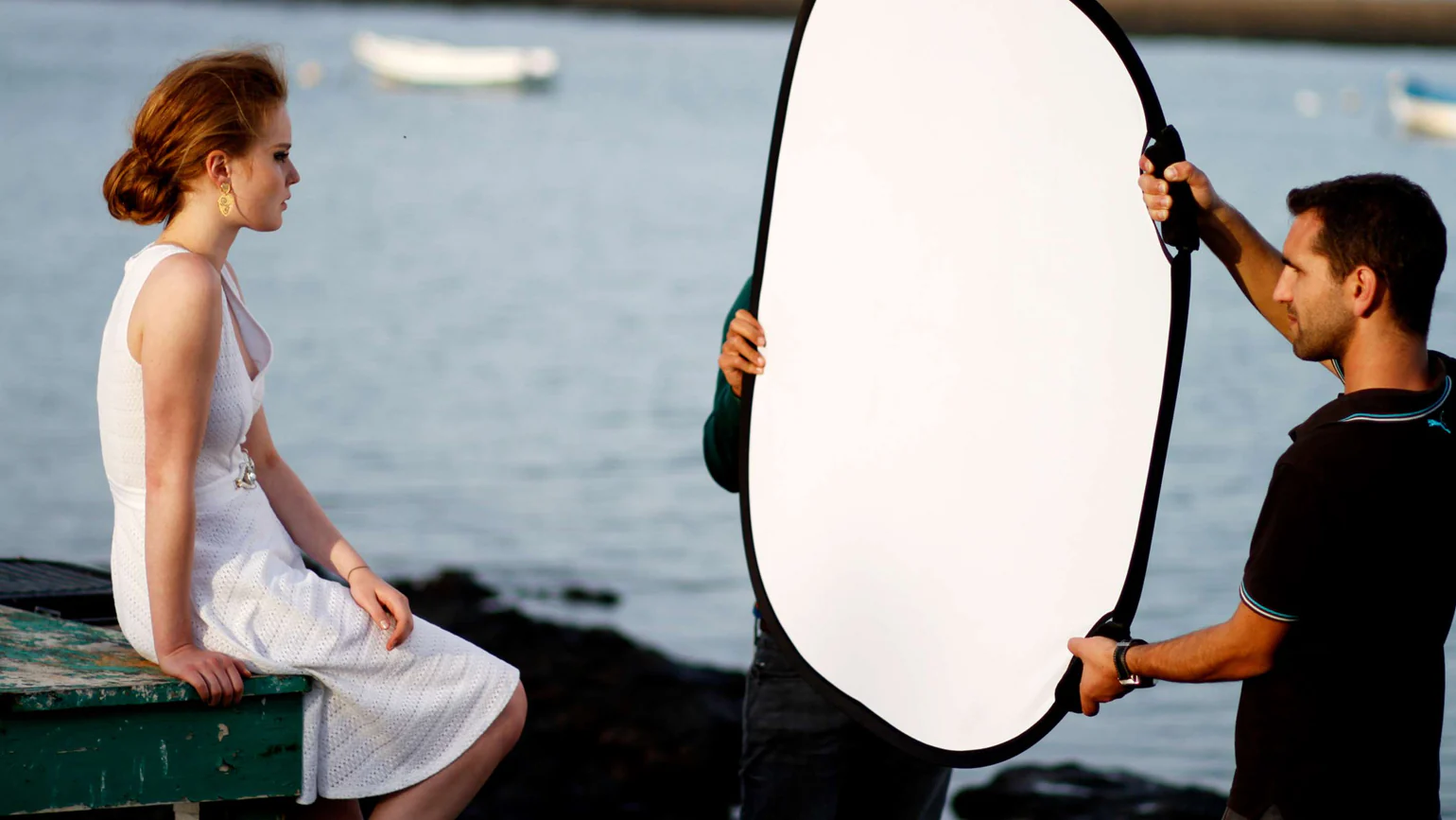 Profoto Collapsible Reflector (Silver/White, Large - 120cm/47") - Image 4
